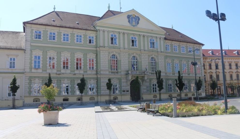 Modern belsőt kaphat a műemlék szombathelyi Megyeháza