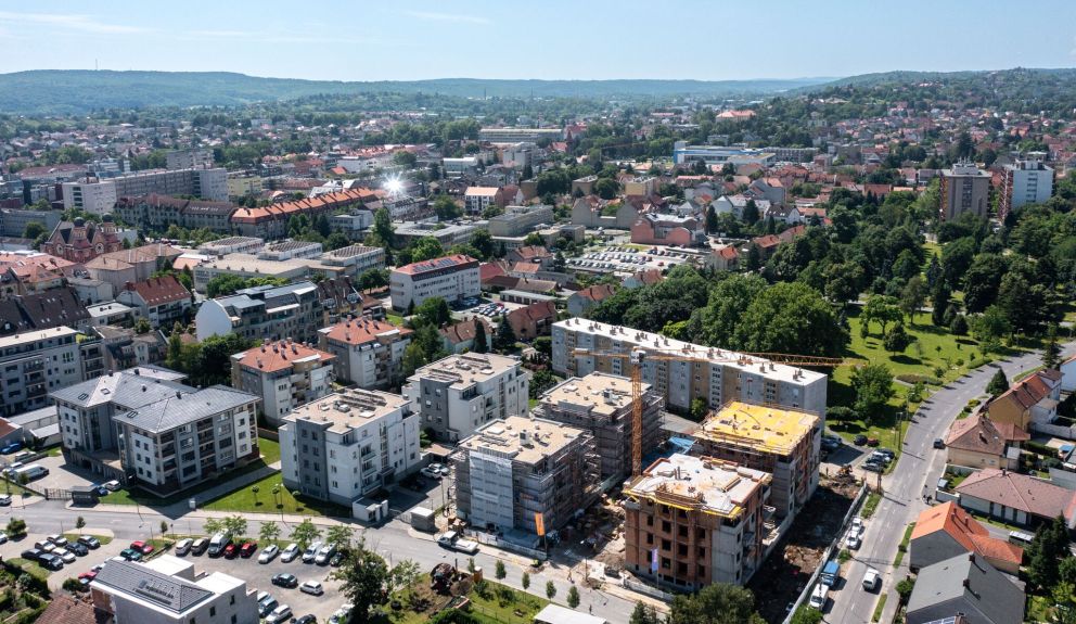 Remek lokációjú otthonok öltik fel végső formájukat az ötvenötezer lakosú nagyvárosban Remek lokációjú otthonok öltik fel végső formájukat az ötvenötezer lakosú nagyvárosban